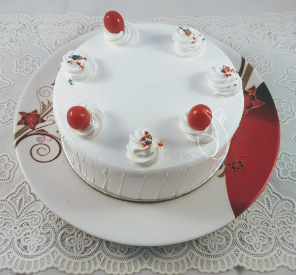 Round Vanila Cake delivery in Bhopal