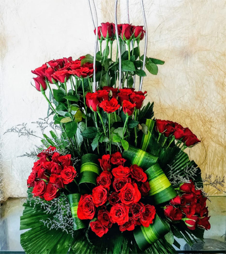 Arrangement of 60 Red Rosesdelivery in Noida