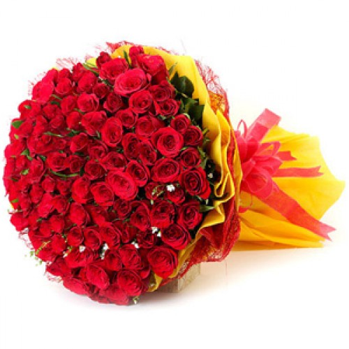 Bunch of 100 Red Roses in Yellow Paper Packing