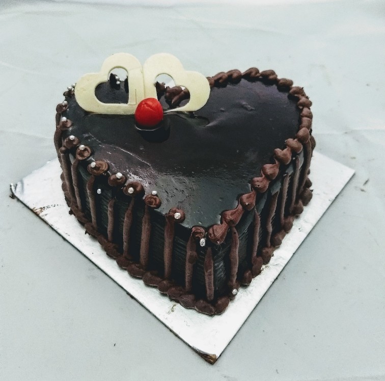 1Kg Heart Shape Chocolate Cake