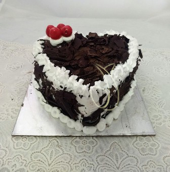 1Kg Heartshape Black Forest Cake