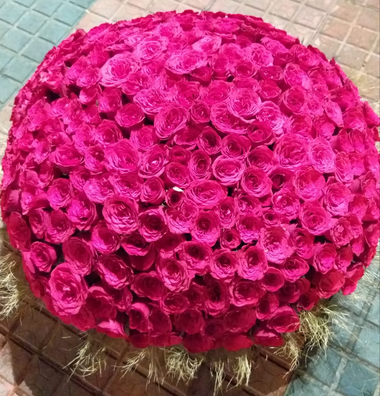 Round Arrangement of Pink Roses